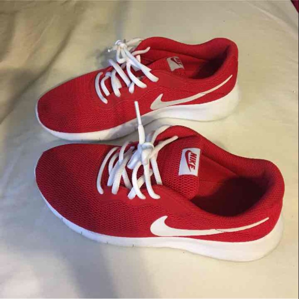 Red Nike Tanjun