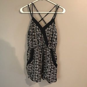 Black/white romper