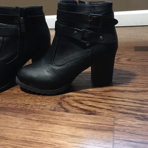 Heel boots