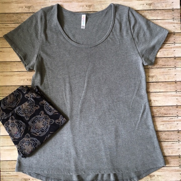 LuLaRoe Tops - LuLaRoe Classic Tee