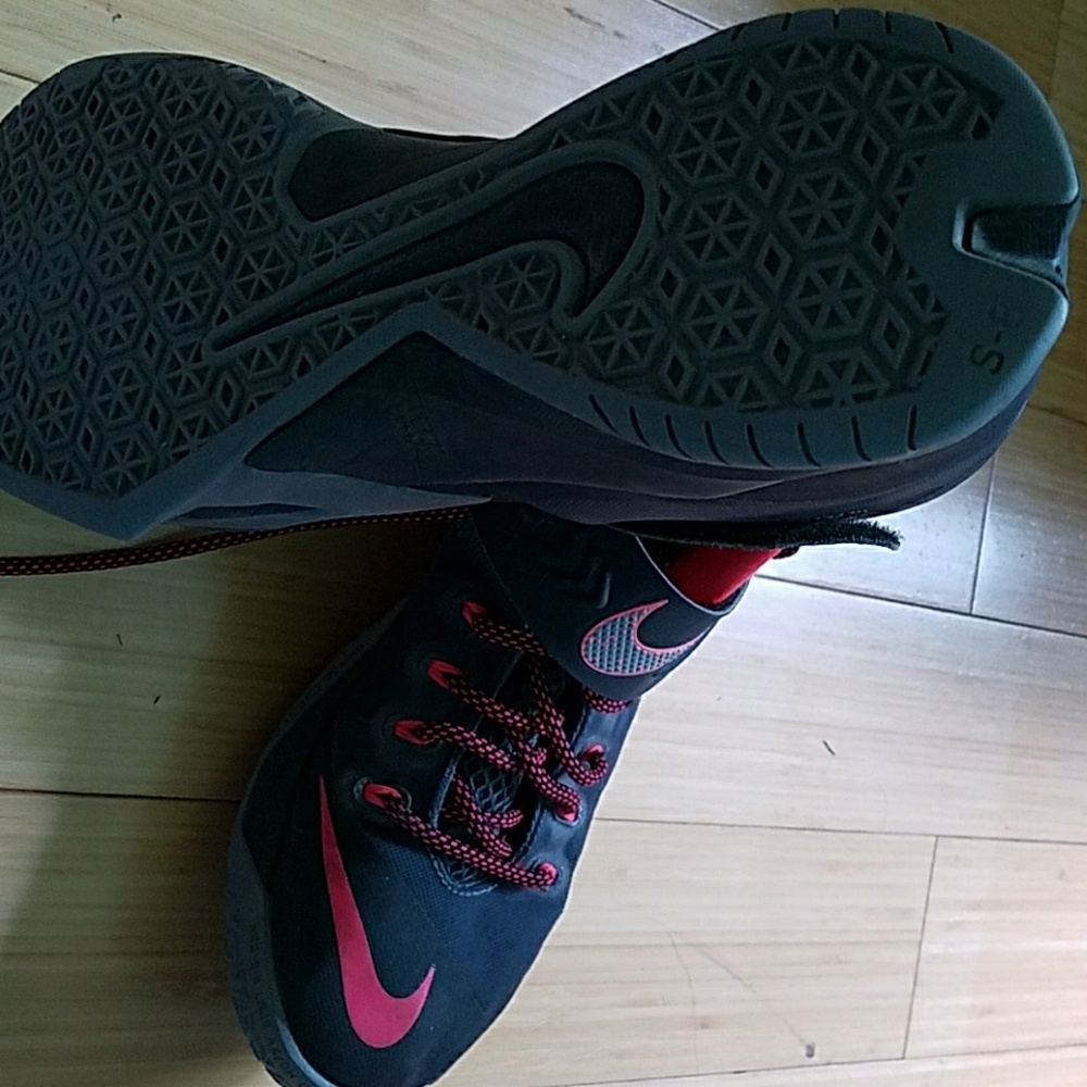 Shoes - Picture 2 of 2