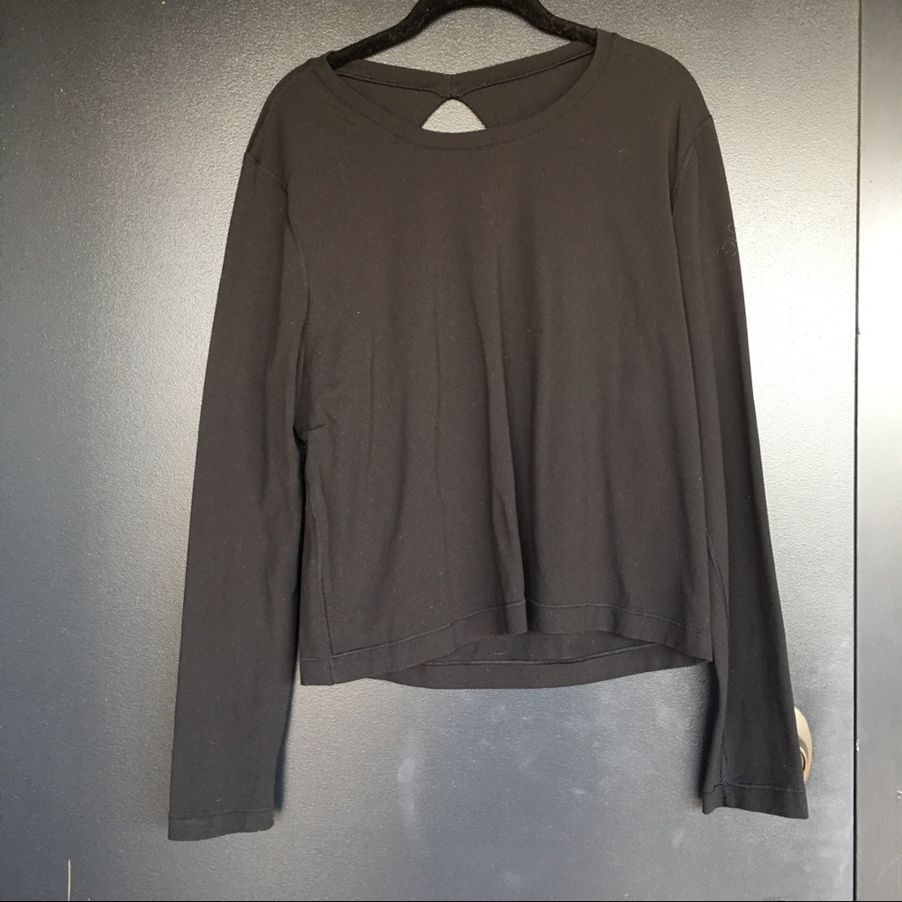 Black very stretchy lululemon top