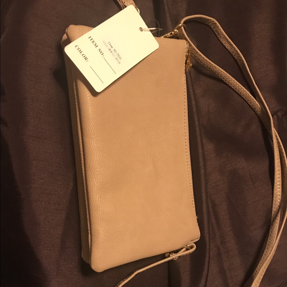 Cross-body clutch - Picture 1 of 5