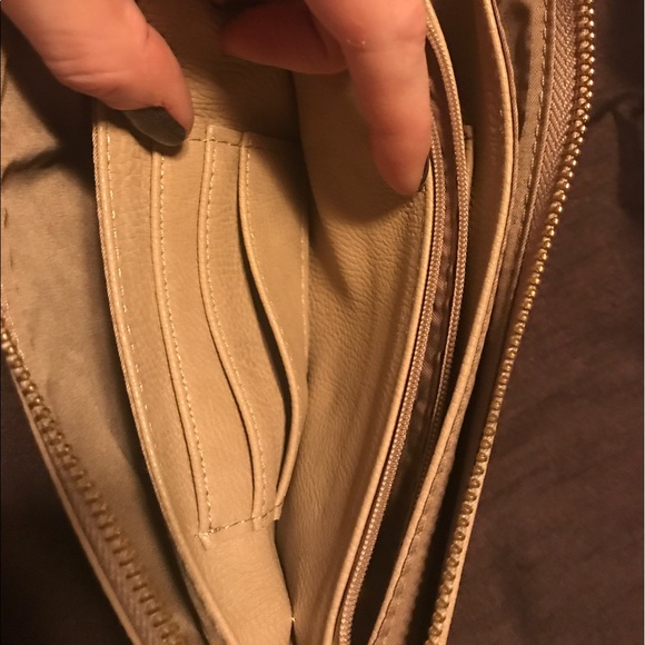 Cross-body clutch - Picture 3 of 5