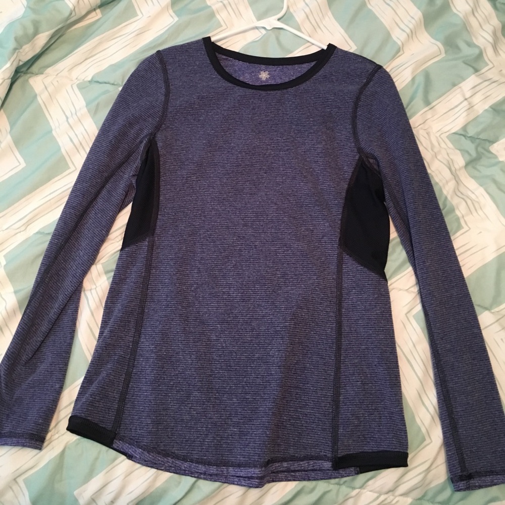 Purple fitted workout top! 💜🌟😊