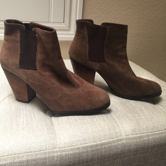 Vince Camuto Booties - Picture 1 of 3