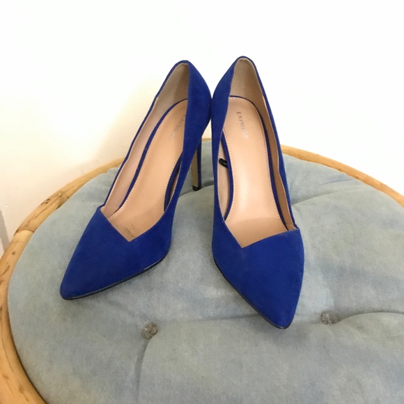 Cobalt asymmetrical pointy-toe pumps || EXPRESS - Picture 2 of 5