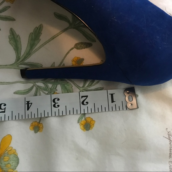 Cobalt asymmetrical pointy-toe pumps || EXPRESS - Picture 5 of 5