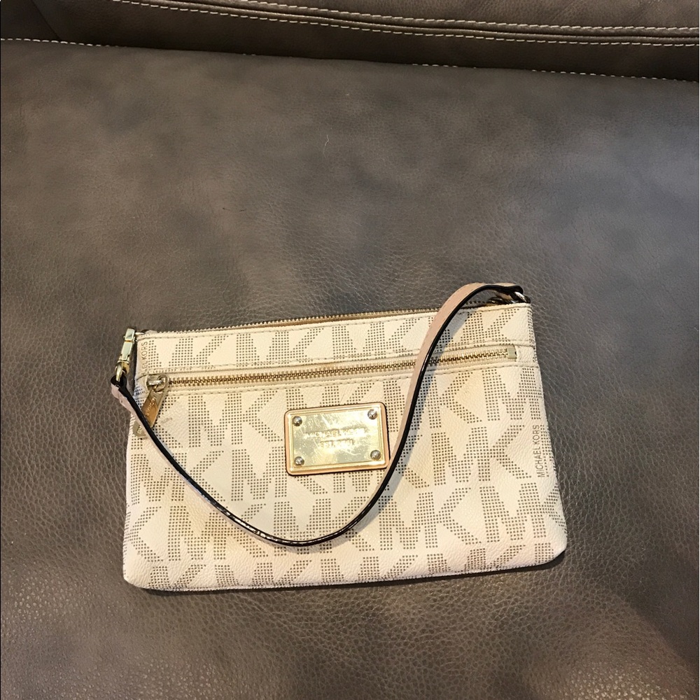 Michael Kors wristlet