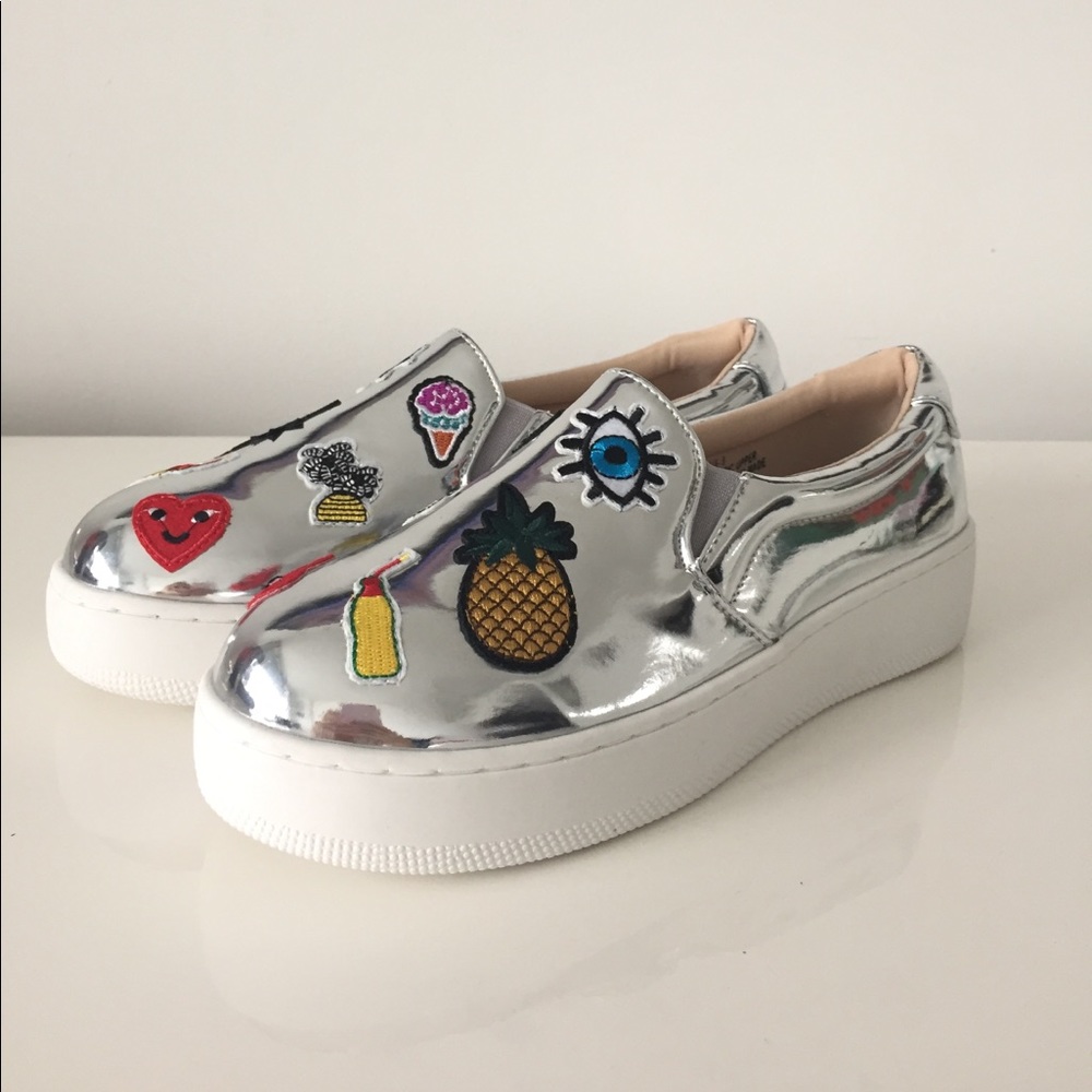 MOVING SALE⚡️ CUTE METALLIC SLIP-ONS - Picture 4 of 6