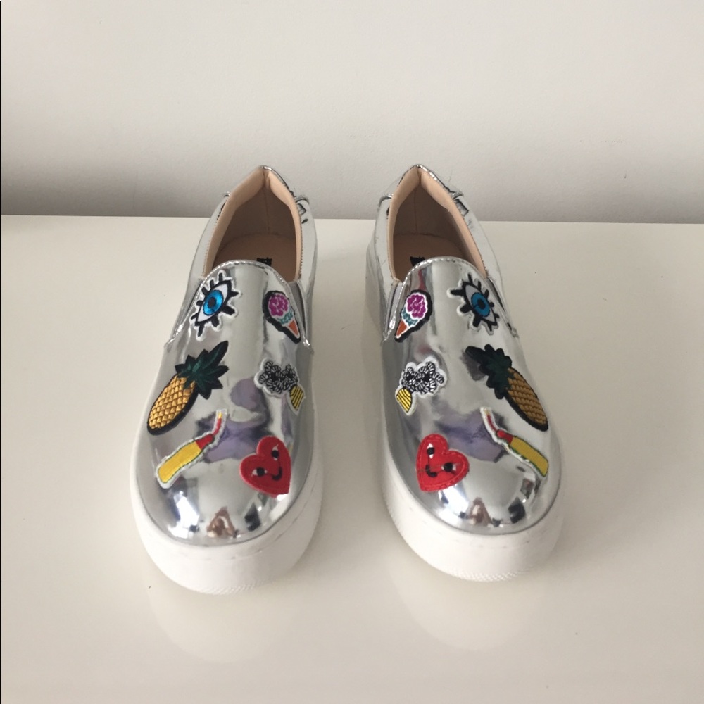 MOVING SALE⚡️ CUTE METALLIC SLIP-ONS - Picture 1 of 6