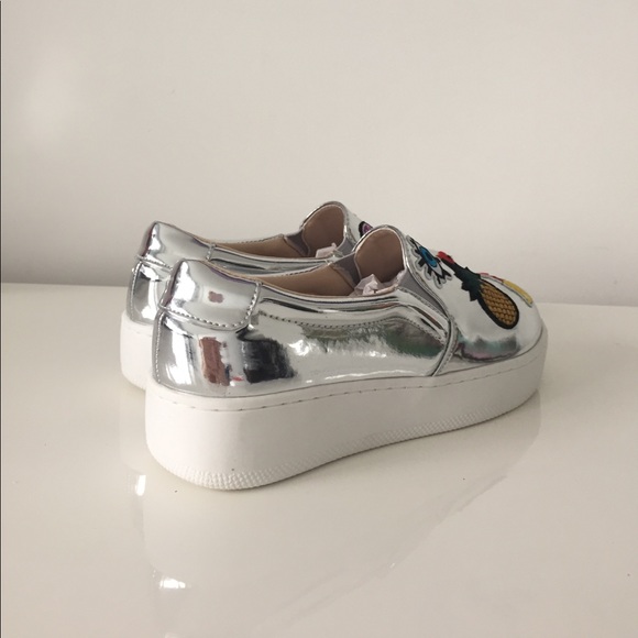 MOVING SALE⚡️ CUTE METALLIC SLIP-ONS - Picture 6 of 6