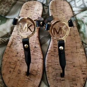 Size 7m Michael kors gold Mk logo thong flip flops