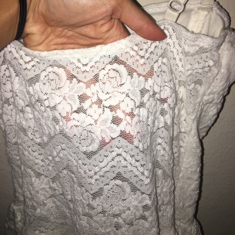 Foreign Exchange Ruffled Top - Picture 4 of 4