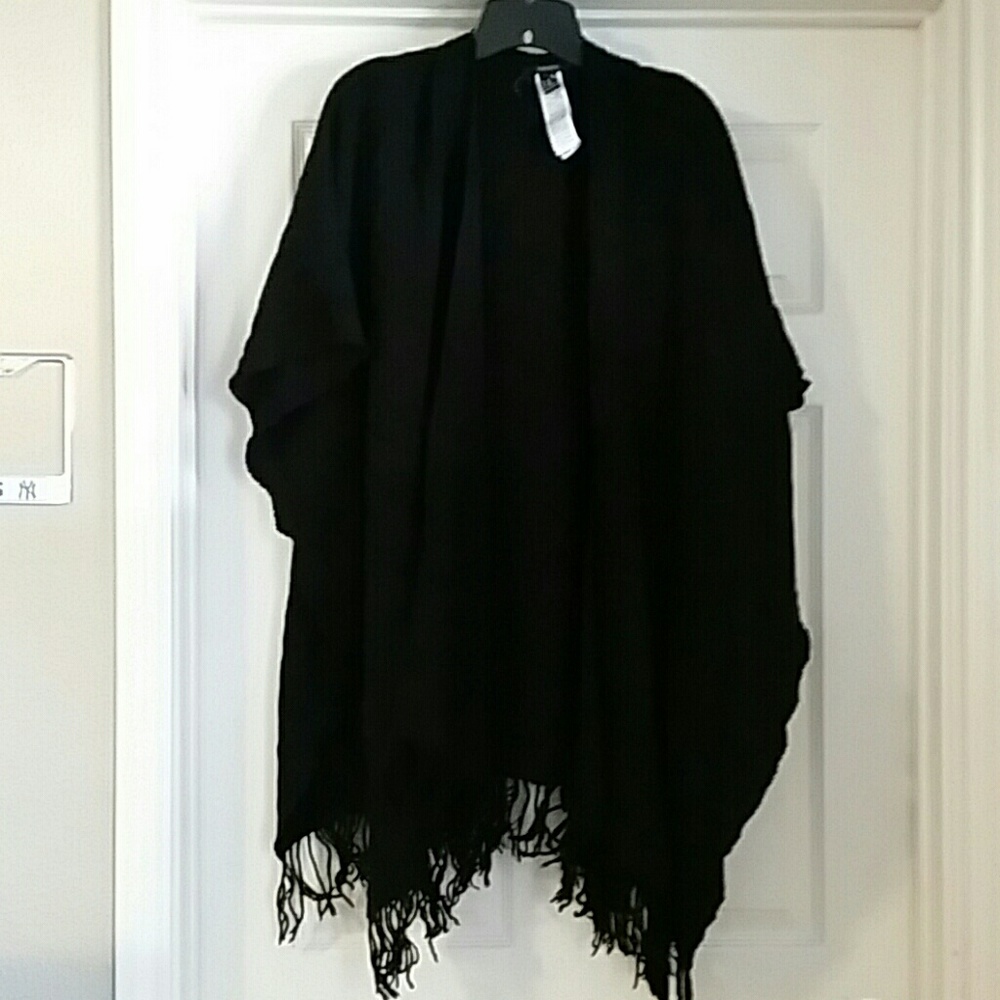 M/L black shawl