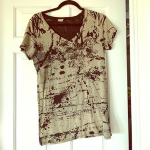 Graphic V-neck shirt