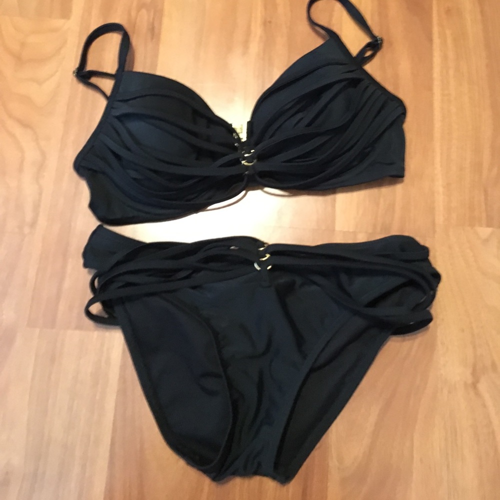 Black swim set