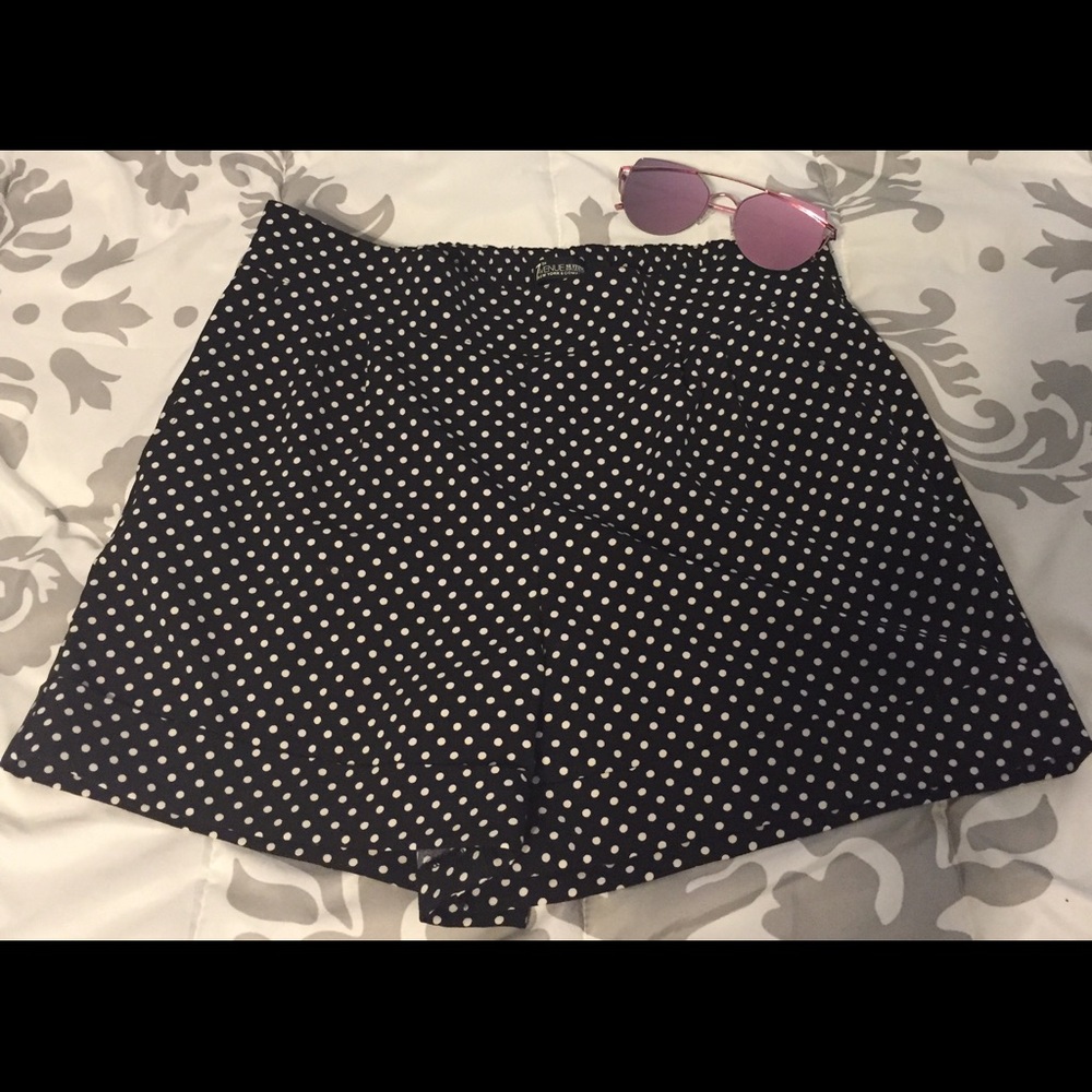 Final Sale. Ny & Co Polka Dot Shorts. 12.