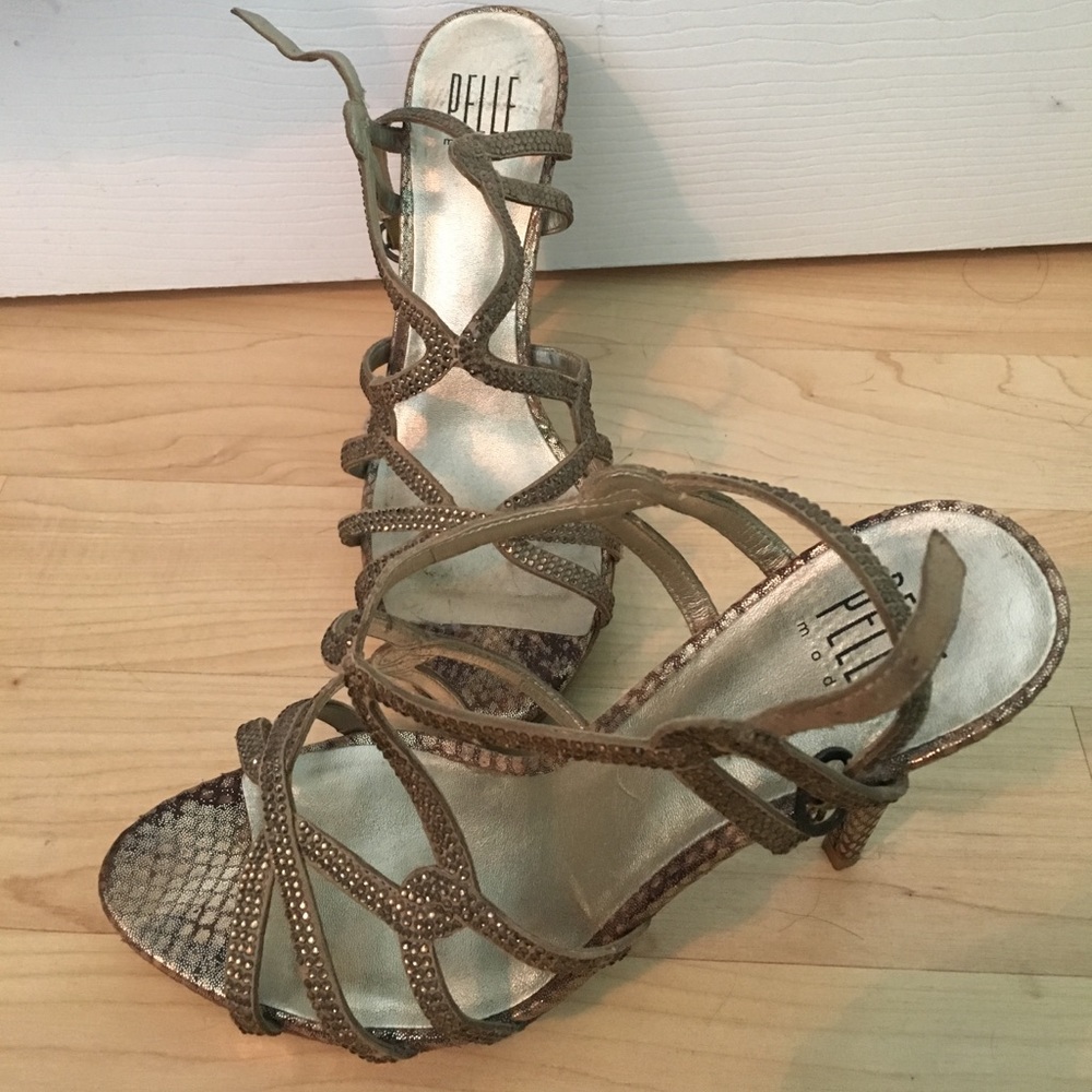 Pelle Moda Stiletto pumps! 👠 Only worn once!