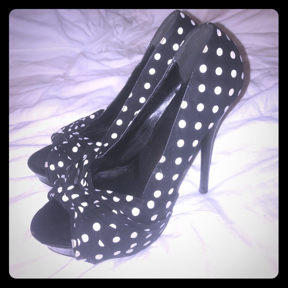 Pokadot stilettos!