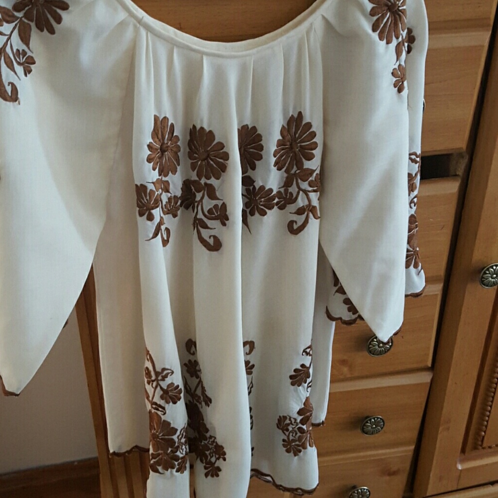 Pretty flower top