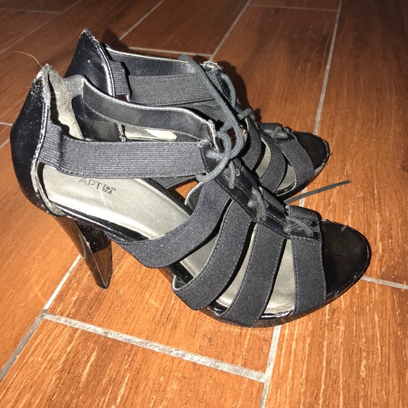 🌺🌸Heels 👠 all shoes in my closet must go!🌸🌸 - Picture 2 of 3