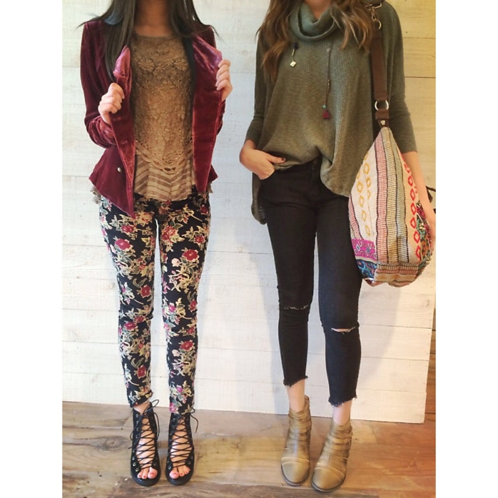 💐🌸🌷SOLD - FP Destroyed Skinny Ankle Black Jeans - Picture 2 of 6