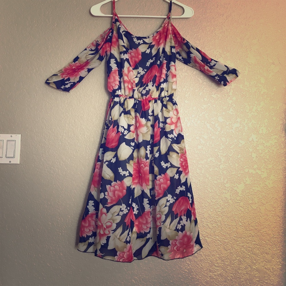 Speghetti strap cold shoulder Dress