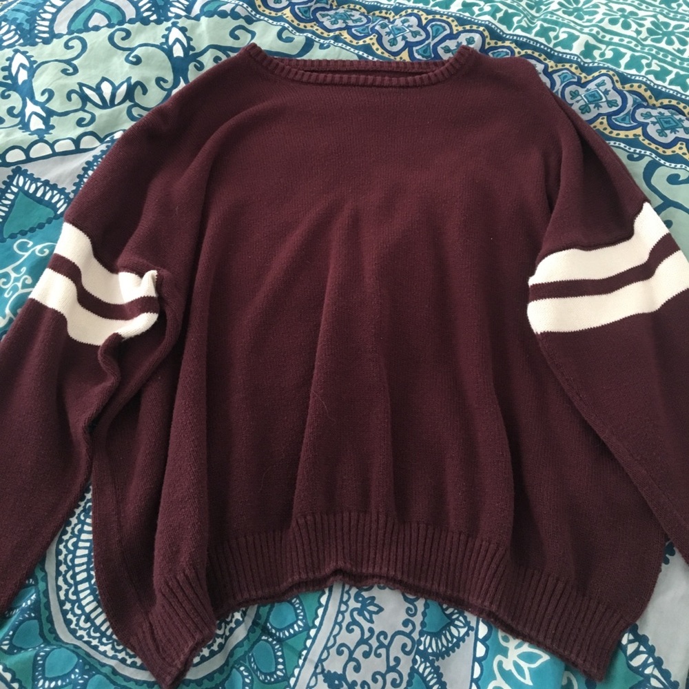 Brandy Melville maroon crewneck sweater