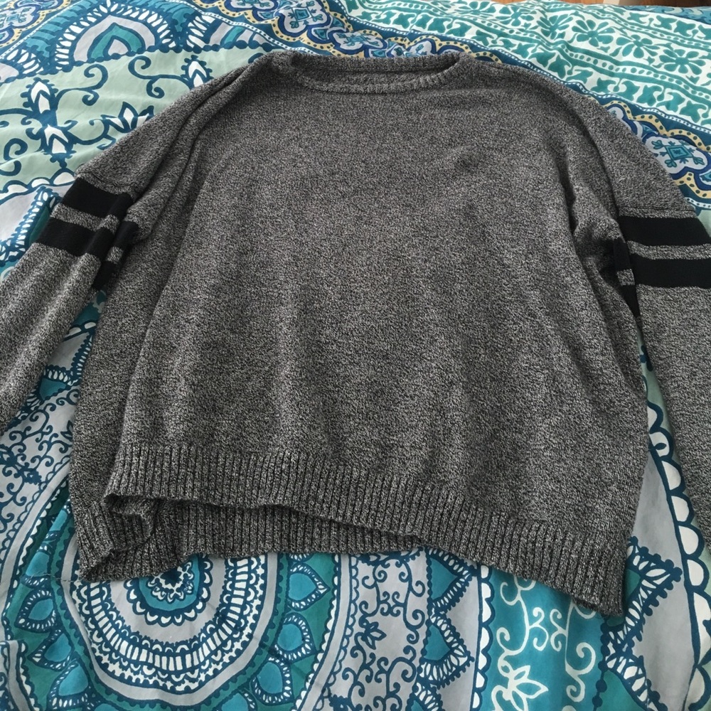 Brandy Melville gray crewneck sweater