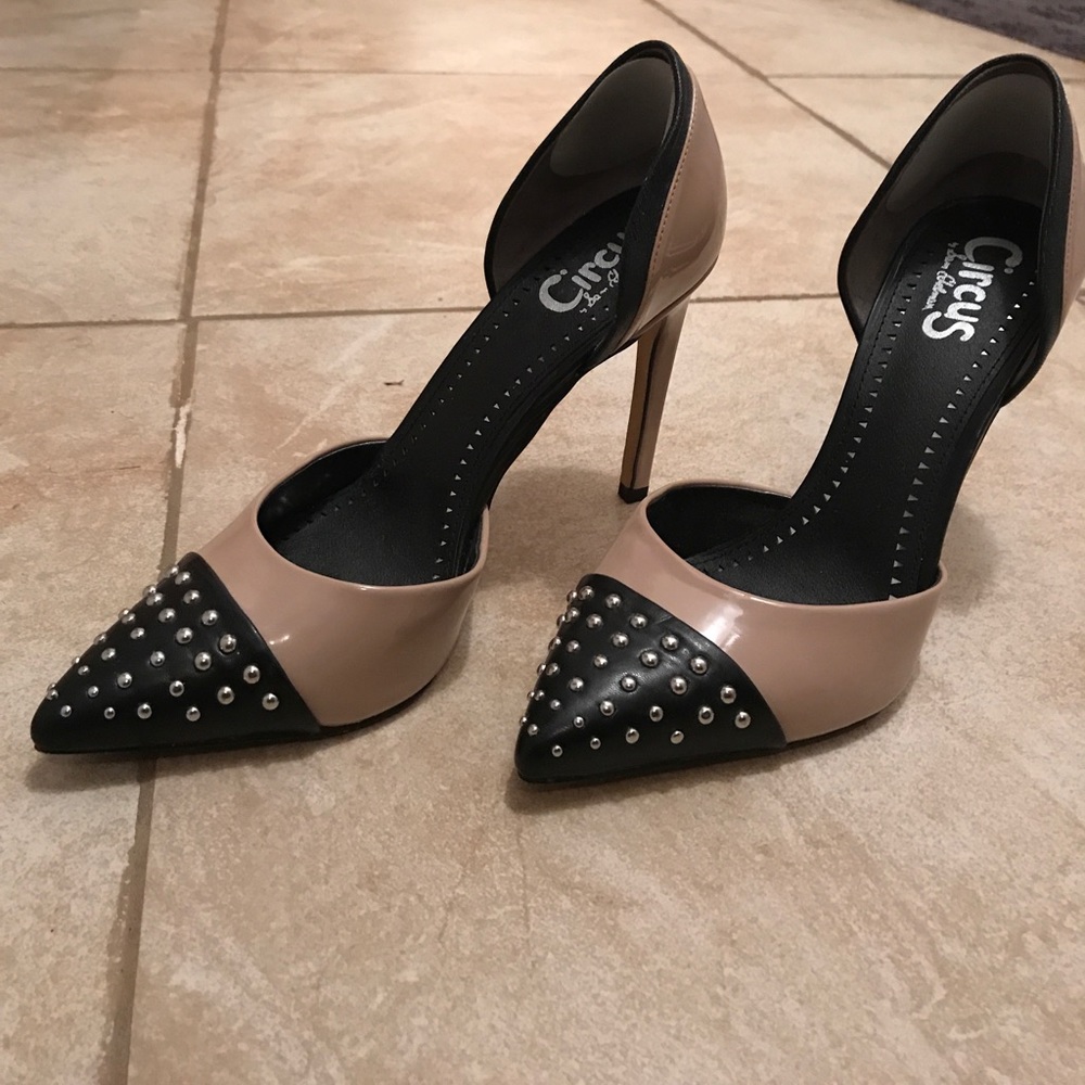 Carlos Santana pumps