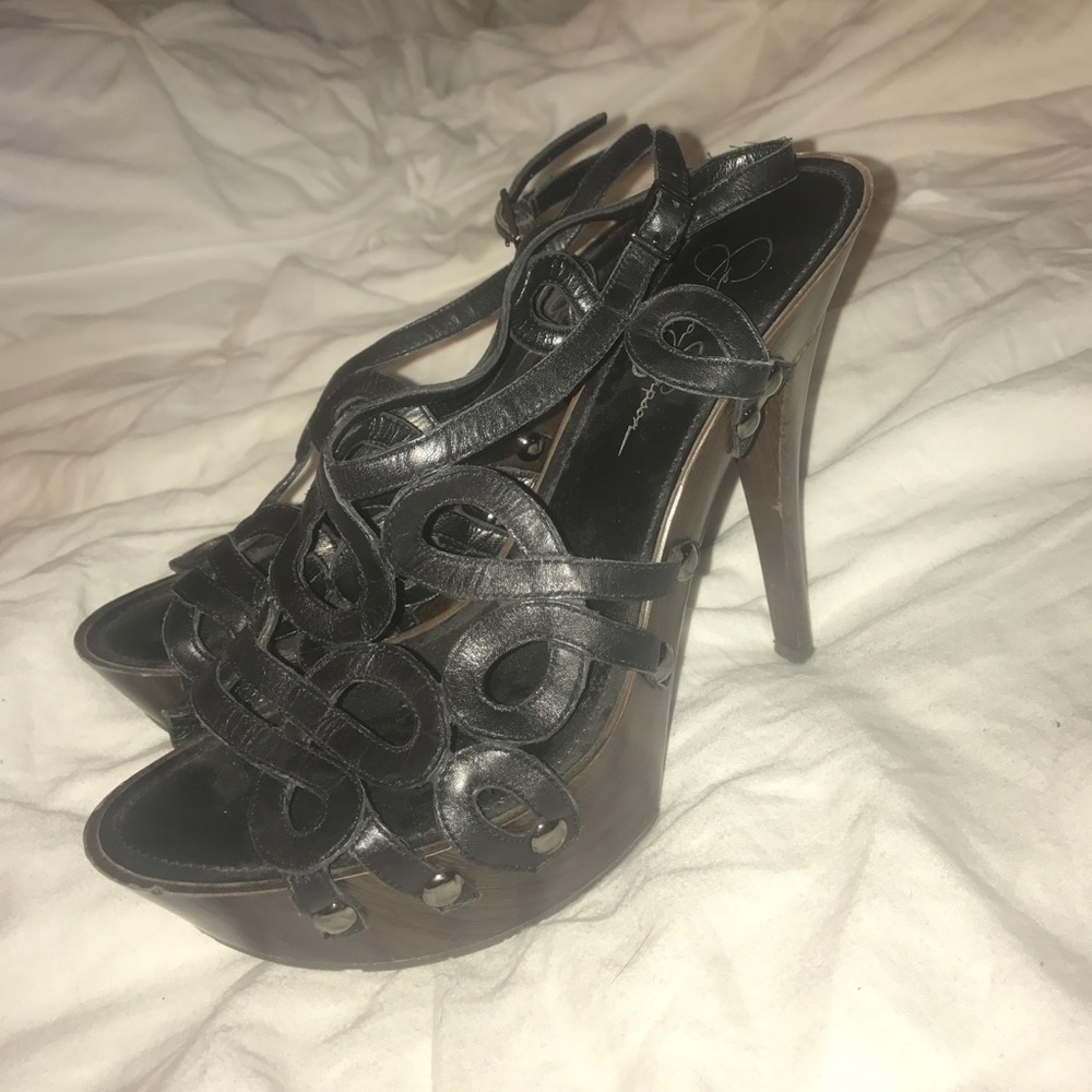 Jessica Simpson strapped stilettos!