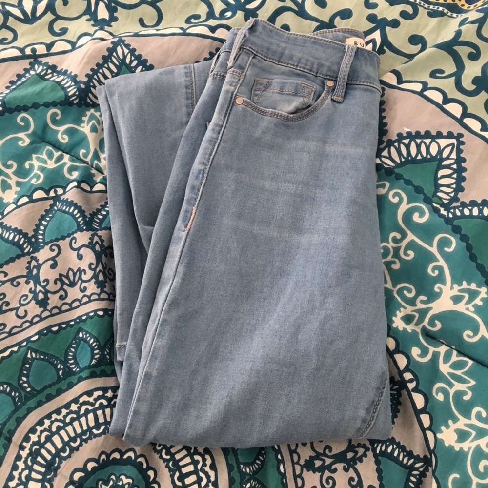Bullhead light wash jeans