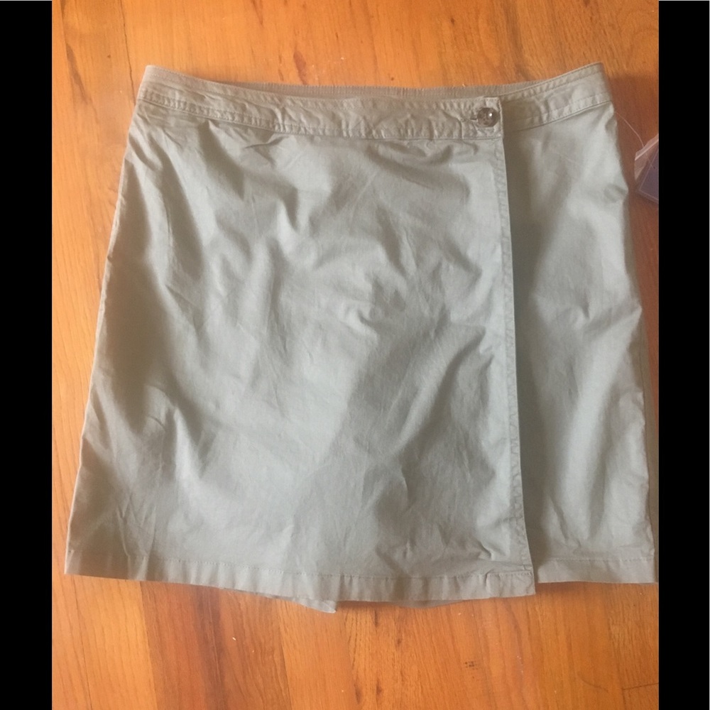 Laura Scott skort Size 8