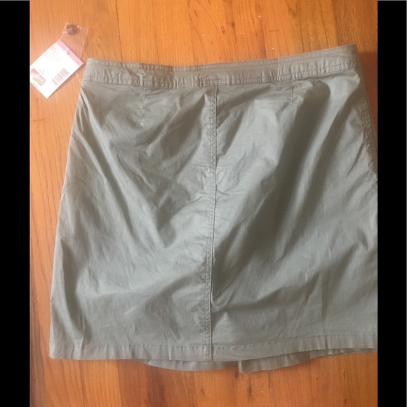 Laura Scott skort Size 8 - Picture 2 of 3