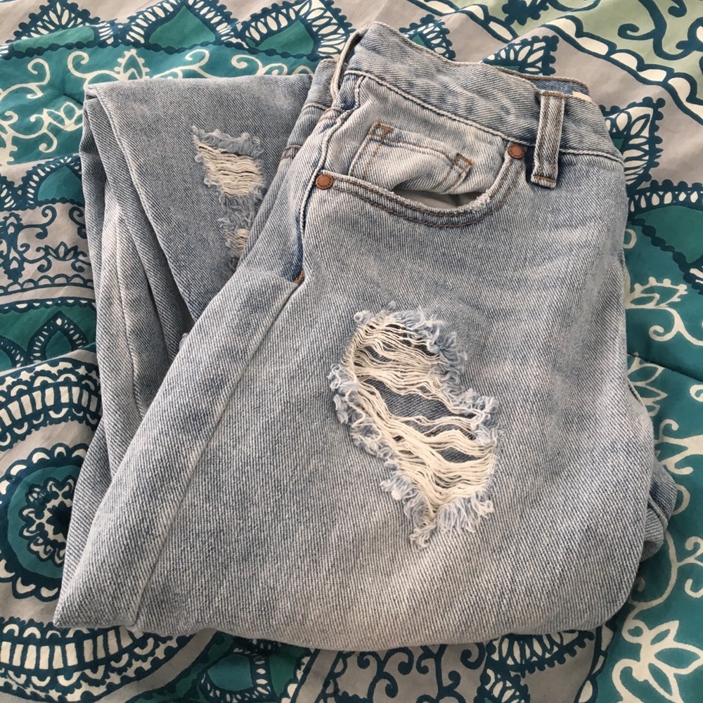 Bullhead distressed mom jeans