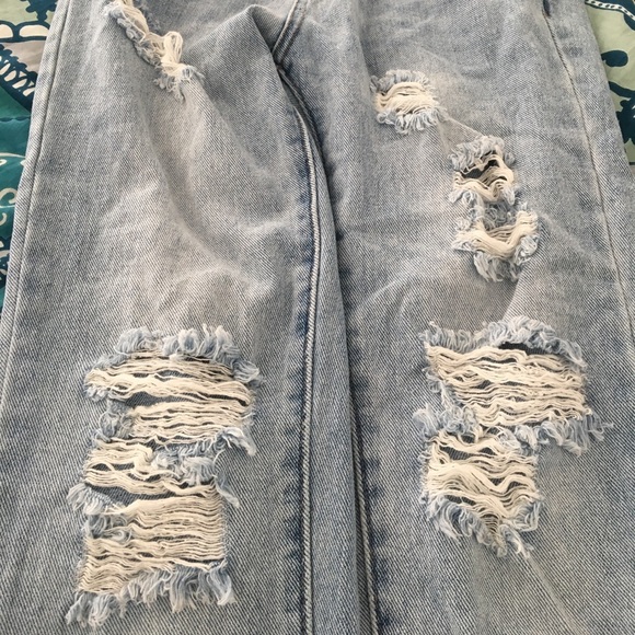 Bullhead distressed mom jeans - Picture 2 of 2