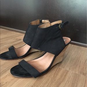 Size 8 Halogen sandal