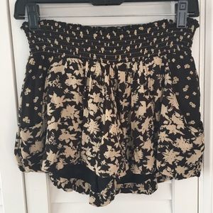Black and Tan Free People flowy shorts