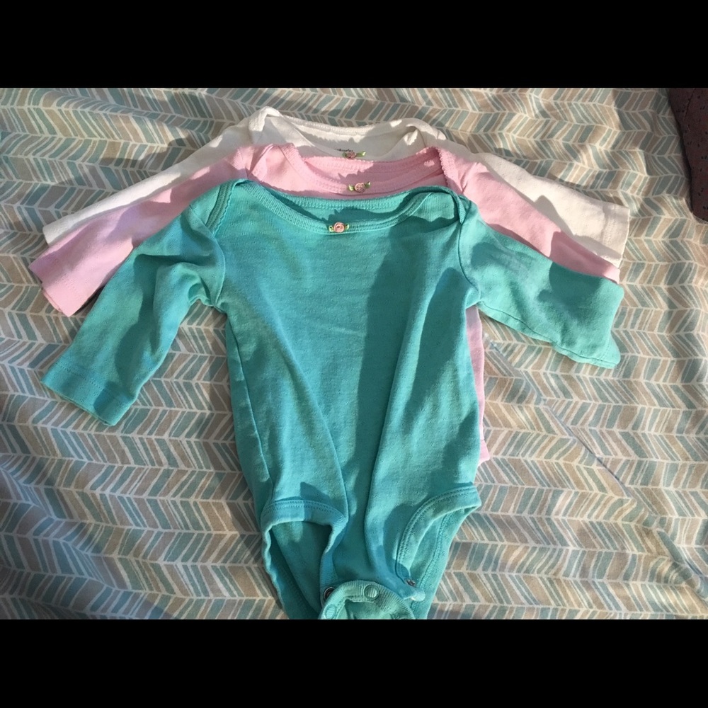 Bundled Carters long sleeved onesies - 3