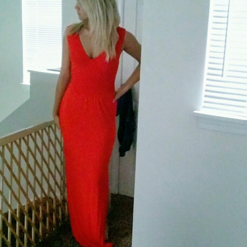 Bebe maxi dress