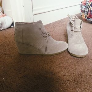 Toms taupe suede women's desert wedges