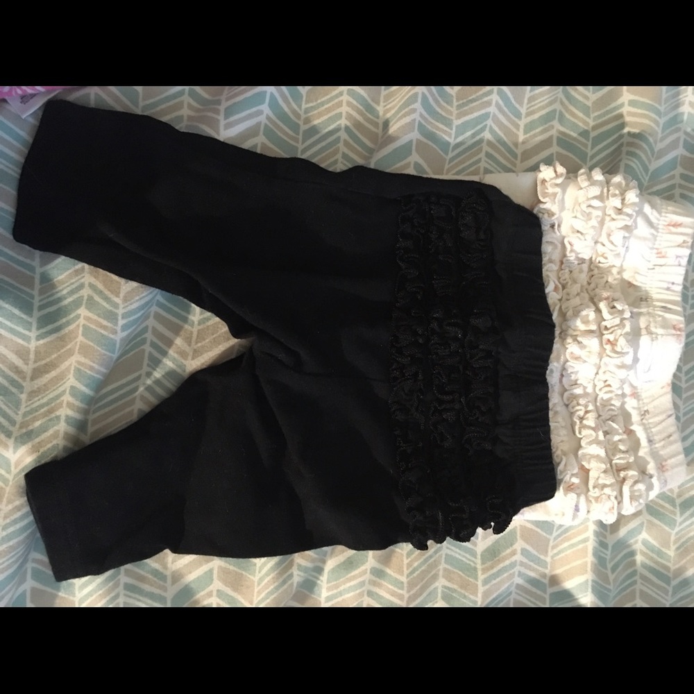 Old Navy Ruffled Bottom Pants - 2pair