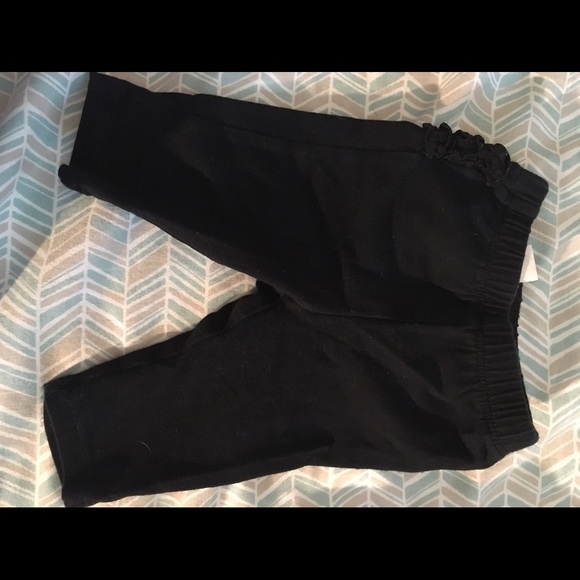 Old Navy Ruffled Bottom Pants - 2pair - Picture 3 of 8