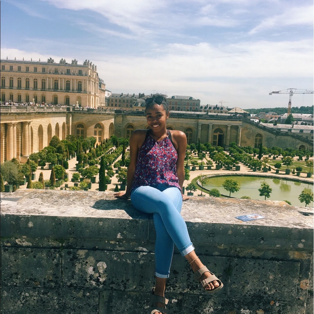 Meet your Posher, Aniya