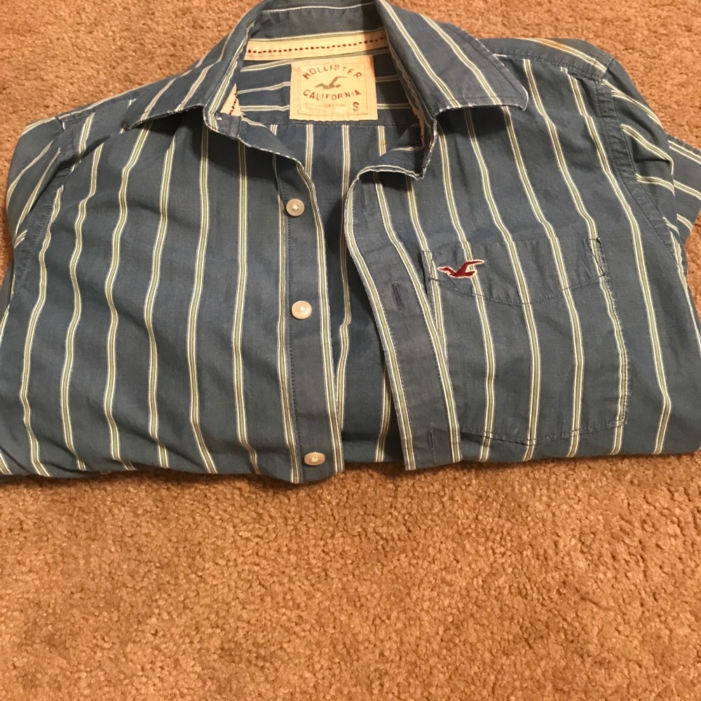 GREAT CONDITION Hollister collared shirt