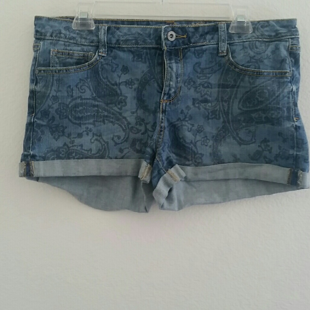 Dark shorts