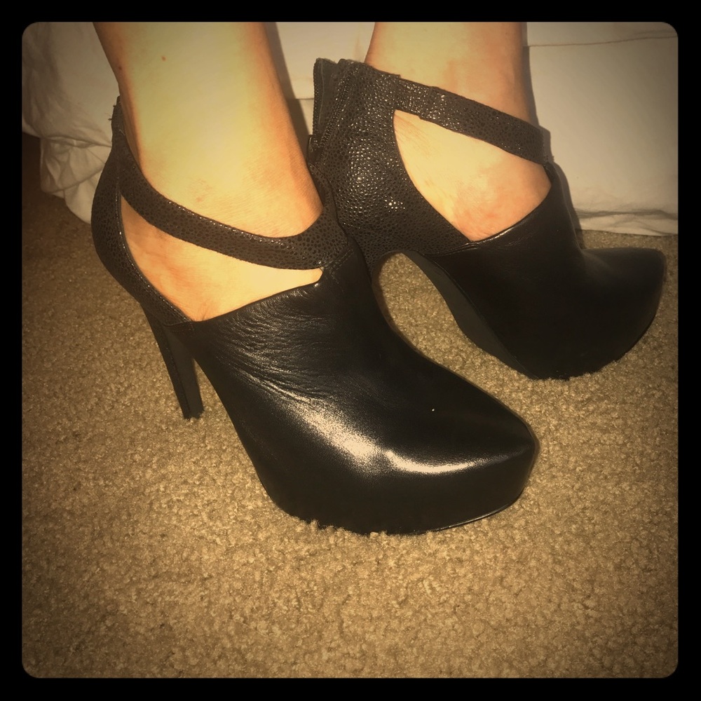 Jessica Simpson botties! NWOB