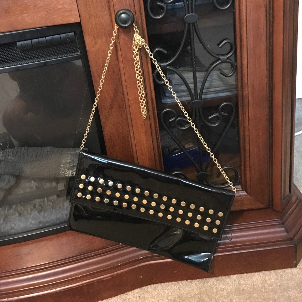 Black clutch