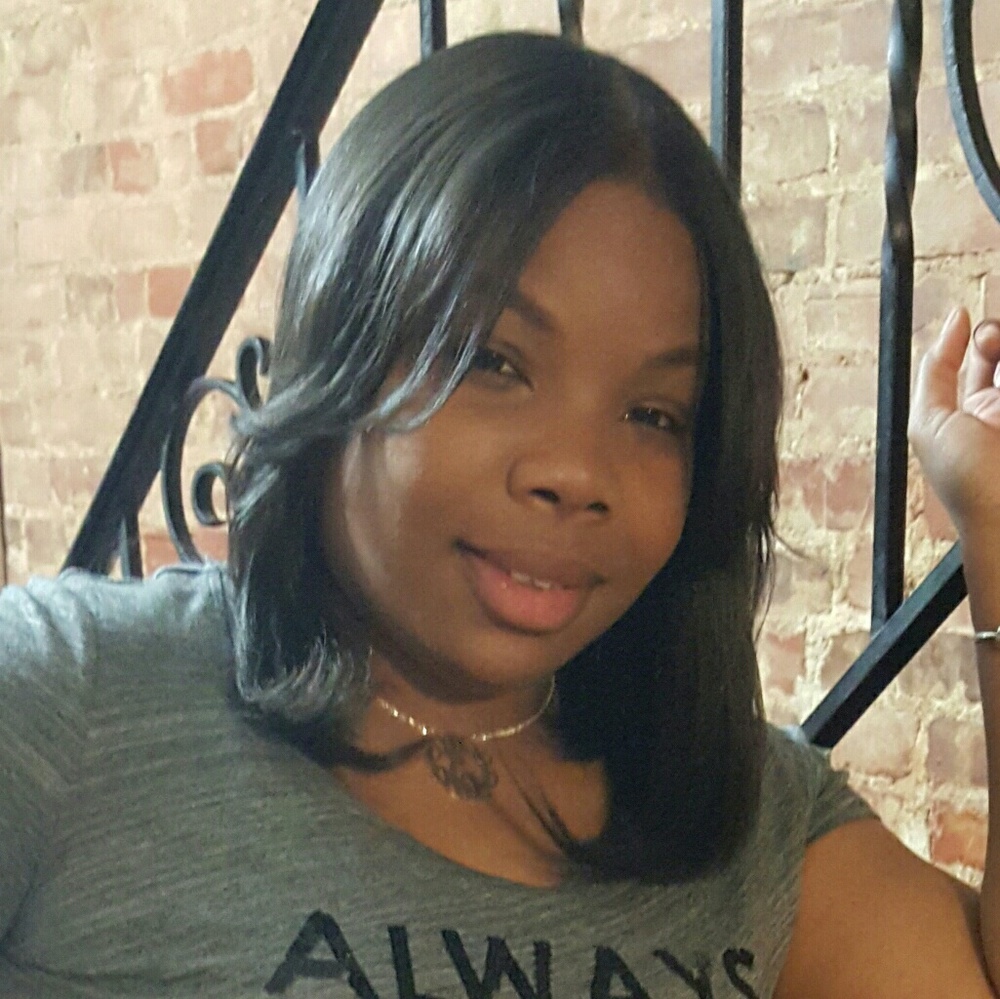 Meet your Posher, Latoya